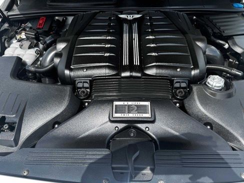 Used 2017 Bentley Bentayga image 58