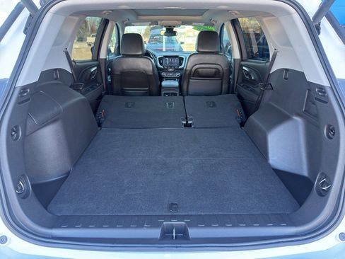 Certified 2022 GMC Terrain SLT w/ Tech Package image 43