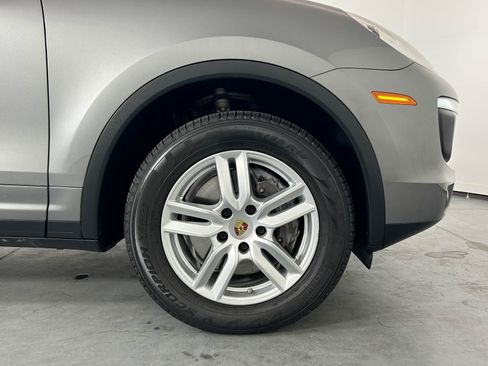 Used 2018 Porsche Cayenne AWD/4WD image 11