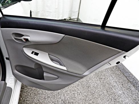 Used 2013 Toyota Corolla LE Special Edition image 12