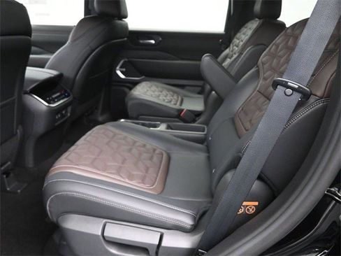 New 2026 Nissan Armada Platinum image 10