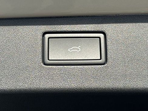 New 2026 Volkswagen Tiguan SEL R-Line image 13