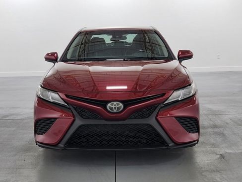 Used 2018 Toyota Camry SE FWD image 3