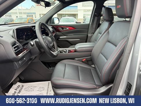 Used 2025 Chevrolet Traverse Z71 AWD/4WD image 9