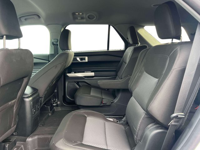 Used 2023 Ford Explorer XLT AWD/4WD image 13