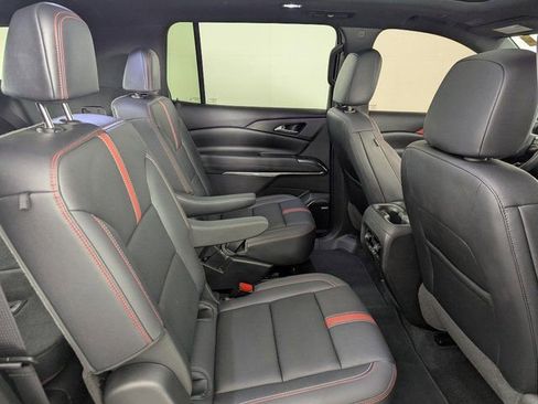 Used 2024 Chevrolet Traverse RS AWD/4WD image 22