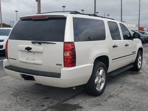 Used 2011 Chevrolet Suburban LTZ image 8