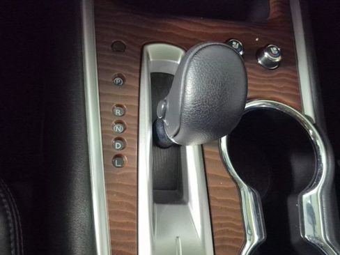 Used 2019 Nissan Pathfinder Platinum FWD image 19