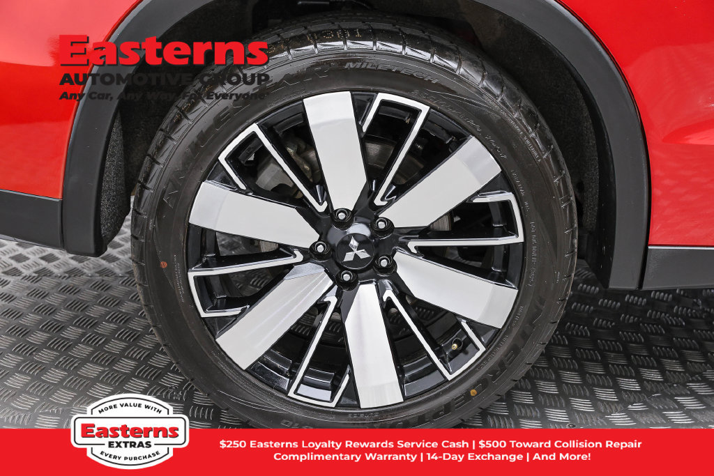 Used 2025 Mitsubishi Outlander SE AWD/4WD image 32