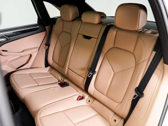 Certified 2026 Porsche Macan AWD/4WD image 26