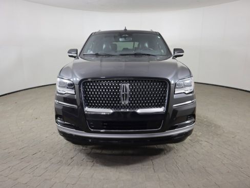 Used 2023 Lincoln Navigator L Reserve AWD/4WD image 2