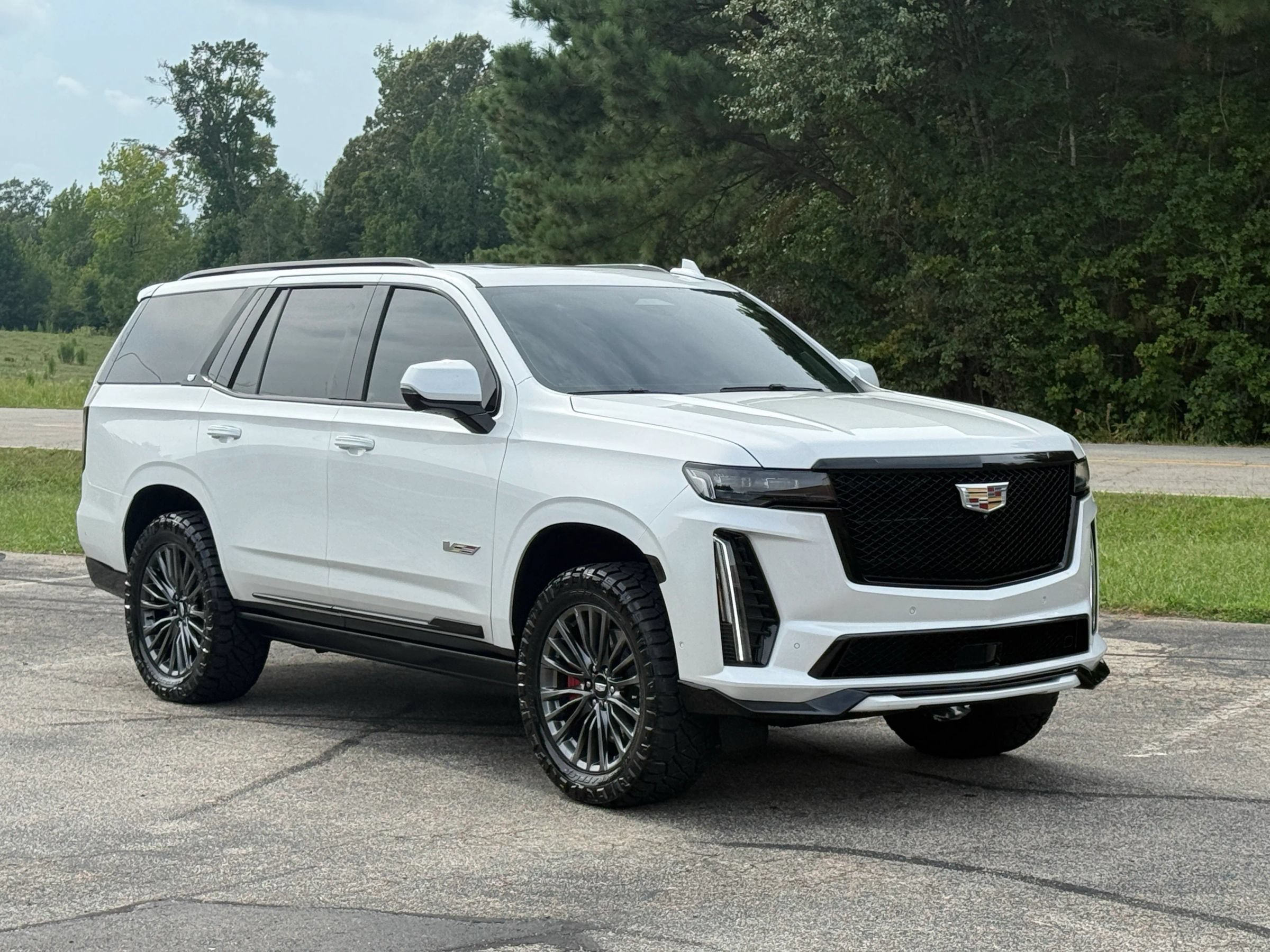 Used 2023 Cadillac Escalade V AWD/4WD image 1