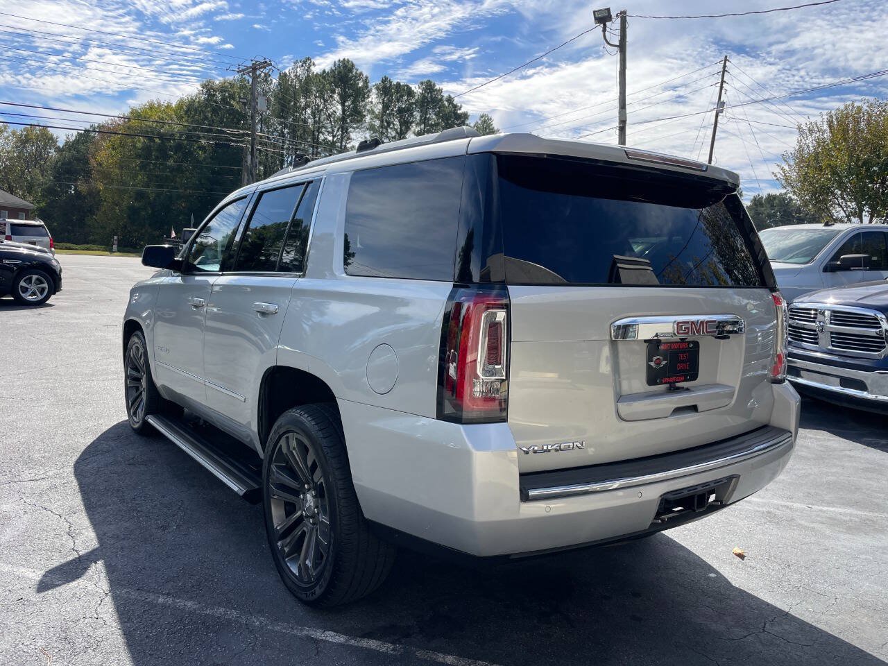 Used 2017 GMC Yukon Denali w/ Open Road Package AWD/4WD image 8