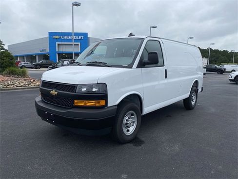 New 2025 Chevrolet Express 2500 w/ Driver Convenience Package image 4