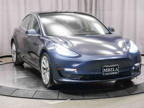 Used 2018 Tesla Model 3 Long Range RWD image 5