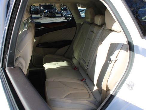 Used 2018 Lincoln MKC Select w/ Select Plus Package image 26