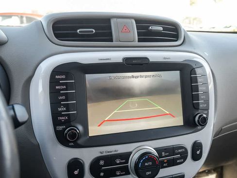 Used 2016 Kia Soul EV FWD image 22