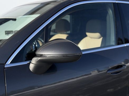 Used 2023 Porsche Cayenne image 10