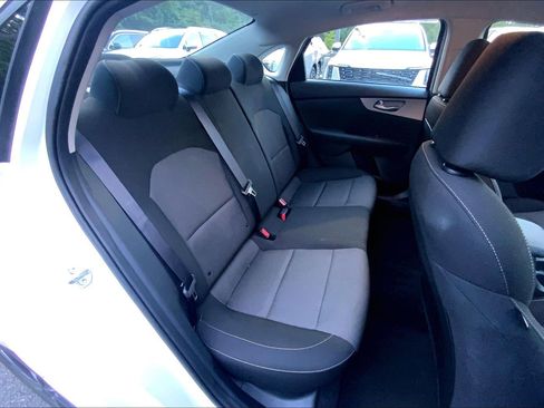 Used 2023 Kia Forte LXS w/ LXS Technology Package FWD image 28