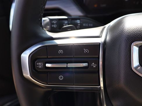 Used 2025 GMC Acadia Elevation image 18