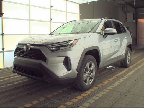 Used 2024 Toyota RAV4 XLE image 2