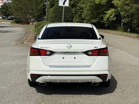 Used 2023 Nissan Altima 2.5 SV image 4