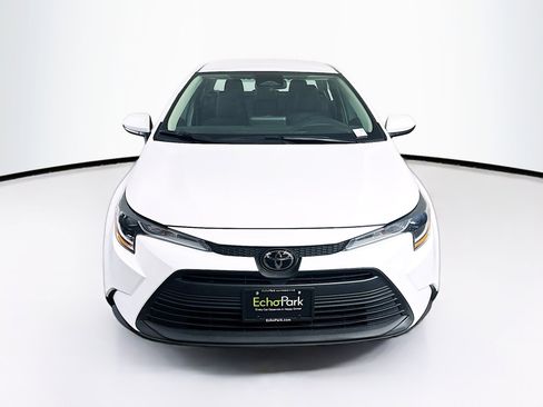 Used 2024 Toyota Corolla LE image 2