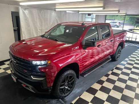 Used 2022 Chevrolet Silverado 1500 LT Trail Boss w/ Bed Protection Package AWD/4WD image 5