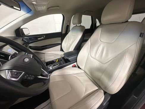 Used 2019 Ford Edge Titanium w/ Cold Weather Package AWD/4WD image 9