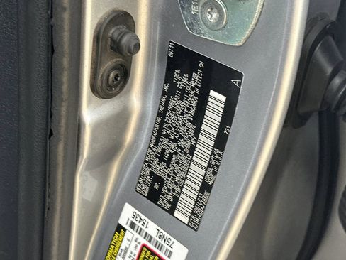 Used 2011 Toyota Sequoia Limited image 38