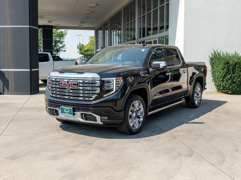 Certified 2023 GMC Sierra 1500 Denali w/ Denali Reserve Package AWD/4WD image 3