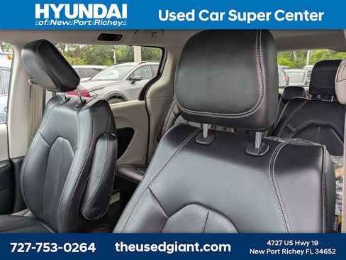 Used 2020 Chrysler Voyager Lxi FWD image 3