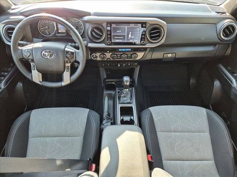Used 2022 Toyota Tacoma TRD Off-Road w/ Technology Package AWD/4WD image 15