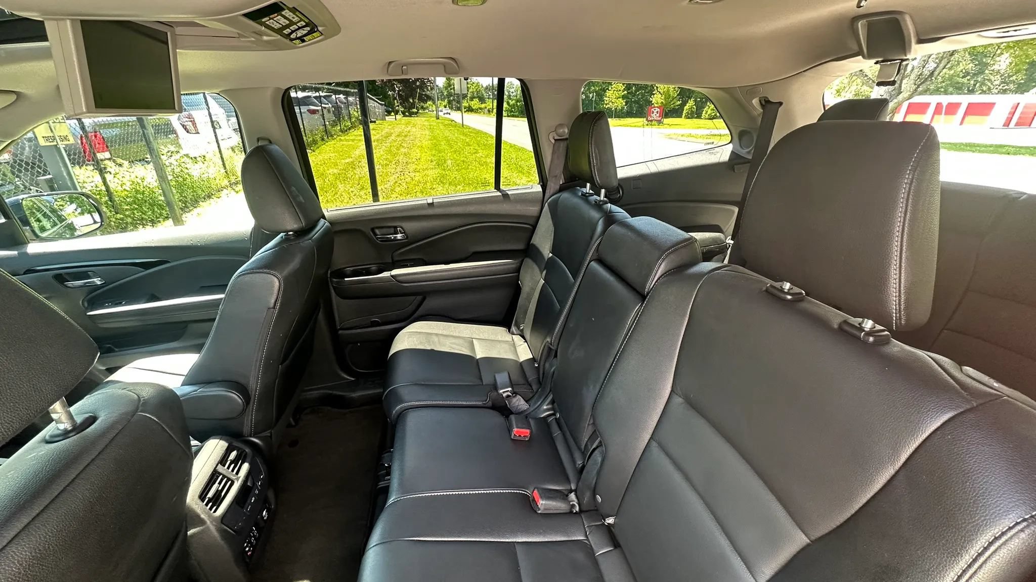 Used 2016 Honda Pilot Touring image 30
