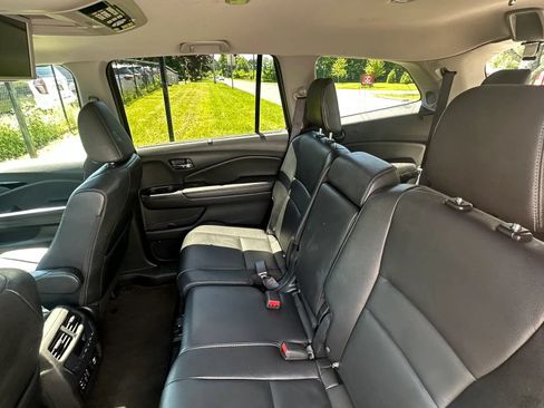 Used 2016 Honda Pilot Touring image 30