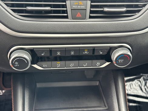 Used 2019 Nissan Altima 2.5 SR w/ SR Premium Package image 23