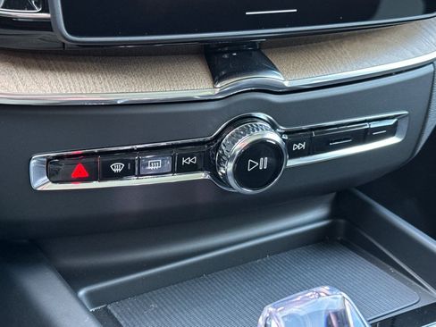 New 2026 Volvo XC60 B5 Plus w/ Climate Package image 23