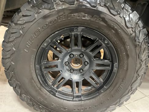 Used 2013 Nissan Frontier SV AWD/4WD image 11