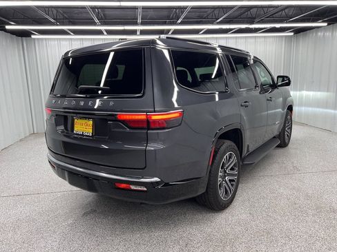 Used 2025 Jeep Wagoneer 4WD w/ Convenience Group I image 6