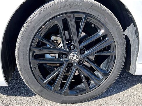 Used 2025 Toyota Camry SE image 9