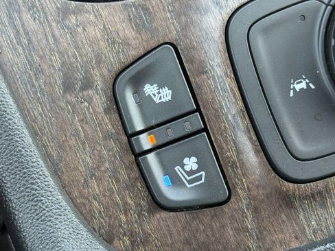 Used 2023 GMC Acadia Denali w/ Denali Ultimate Package image 18