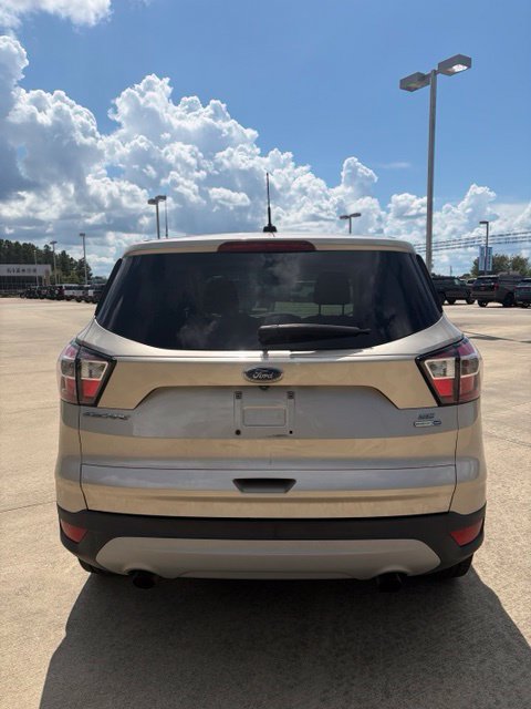 Used 2017 Ford Escape SE w/ SE Cold Weather Package AWD/4WD image 4