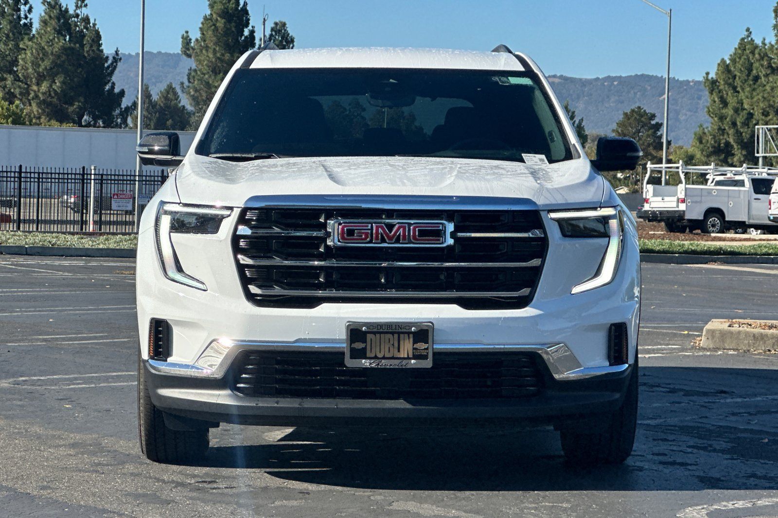 Used 2026 GMC Acadia Elevation FWD image 9