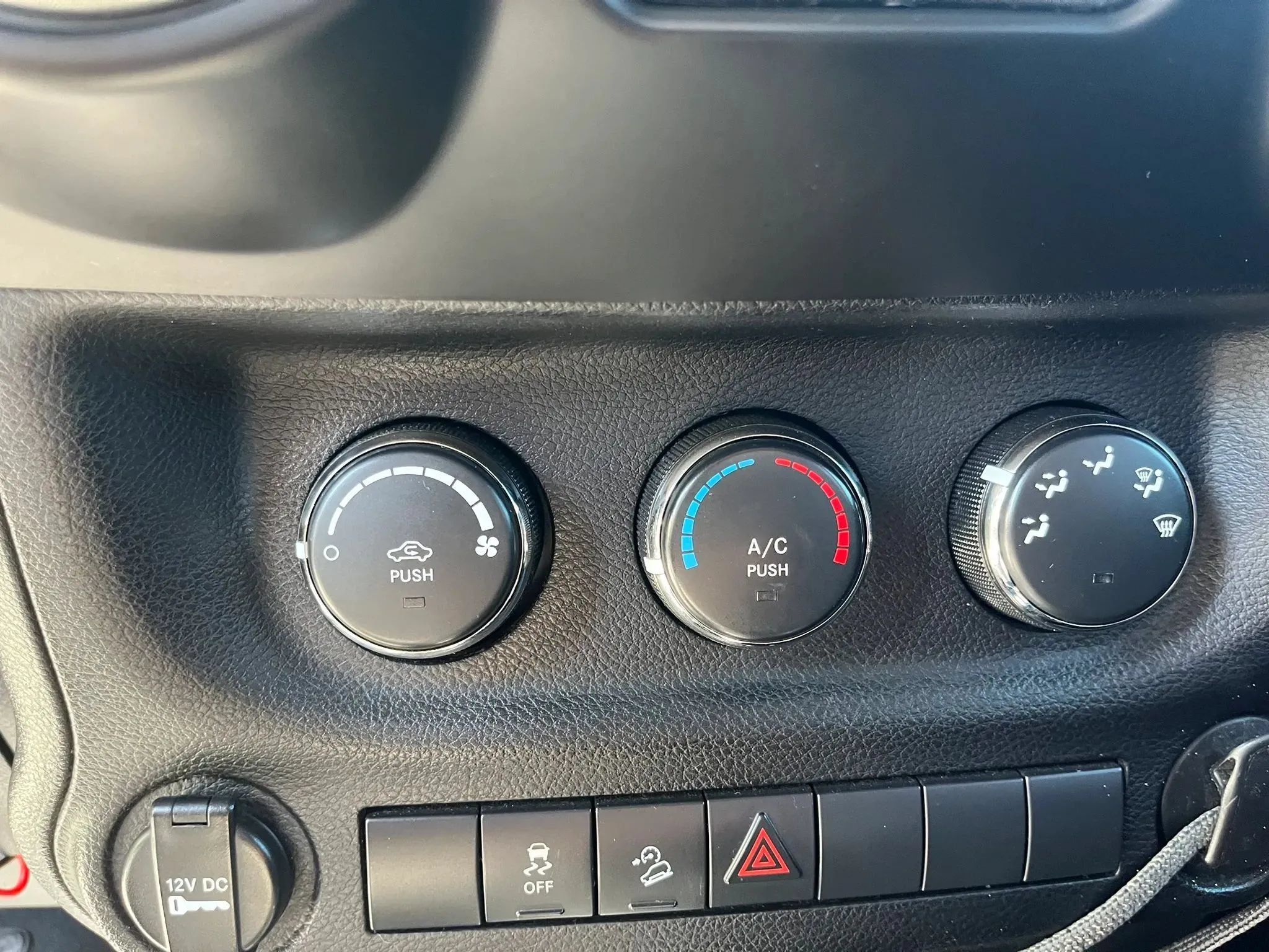 Used 2012 Jeep Wrangler Sport AWD/4WD image 17