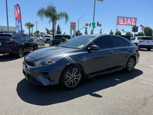 Used 2023 Kia Forte GT-Line w/ GT-Line Premium Package FWD image 3