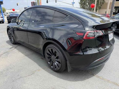 Used 2021 Tesla Model Y Long Range AWD/4WD image 22