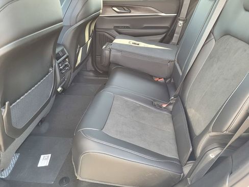 New 2026 Jeep Grand Cherokee Laredo image 4