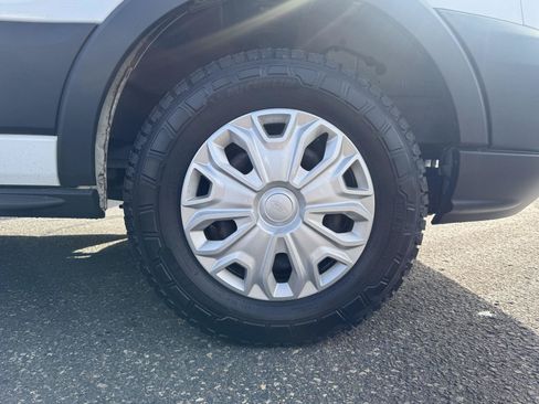 Used 2016 Ford Transit 350 XLT RWD image 9