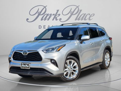 Used 2021 Toyota Highlander Limited FWD image 1