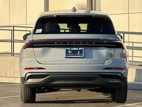 New 2026 Lincoln Nautilus Premier w/ Jet Appearance Package image 4